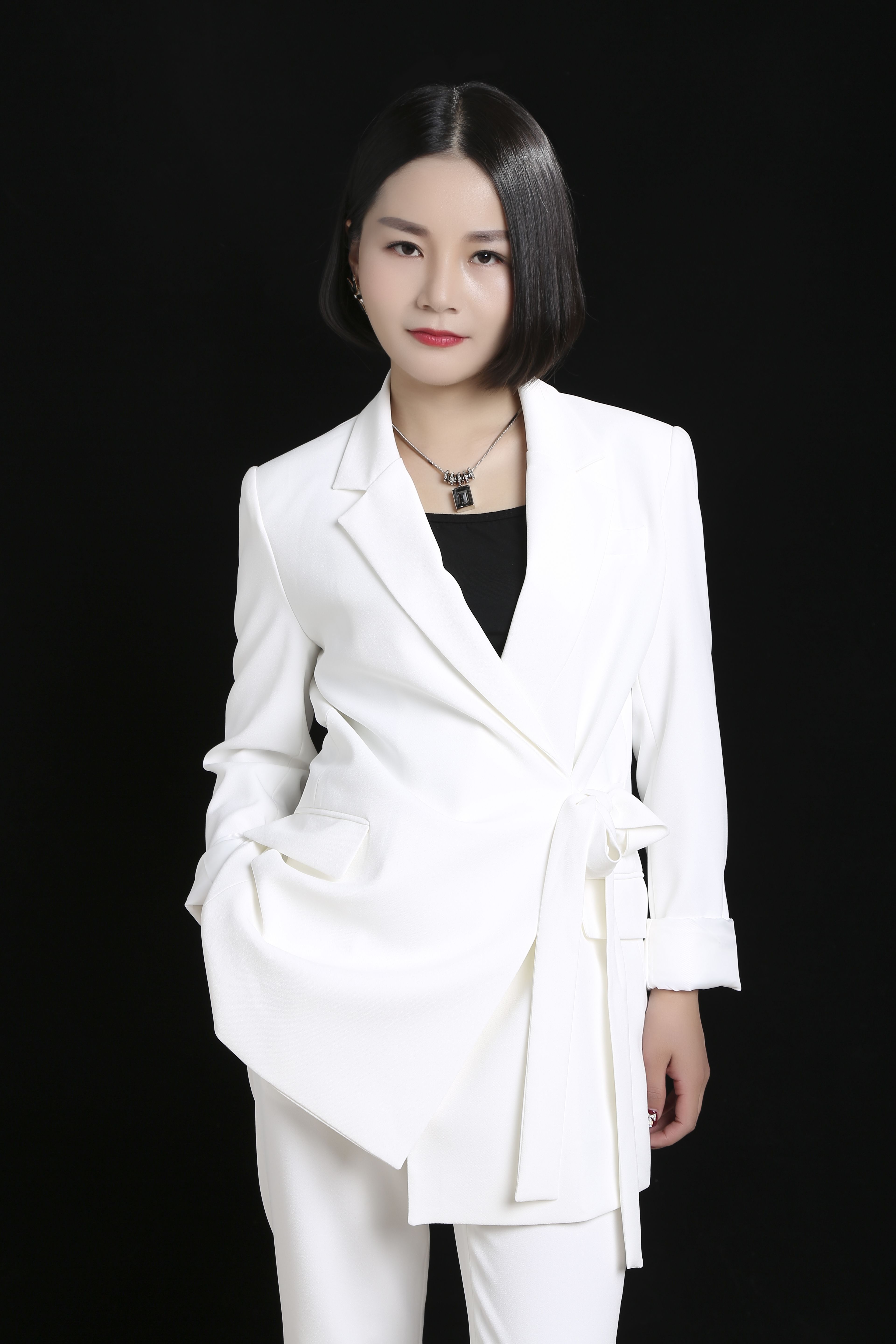 王利利--持久美妆艺术家